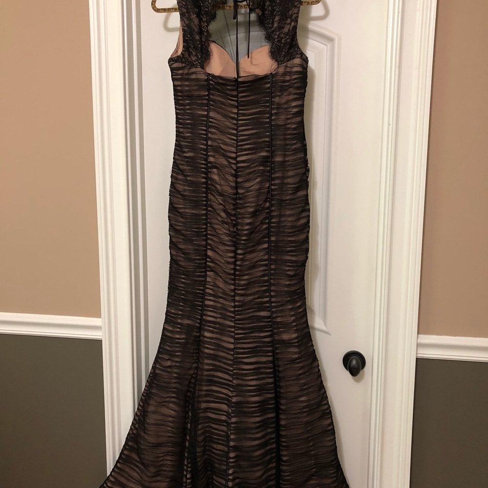 Gown - Picture 2 of 2